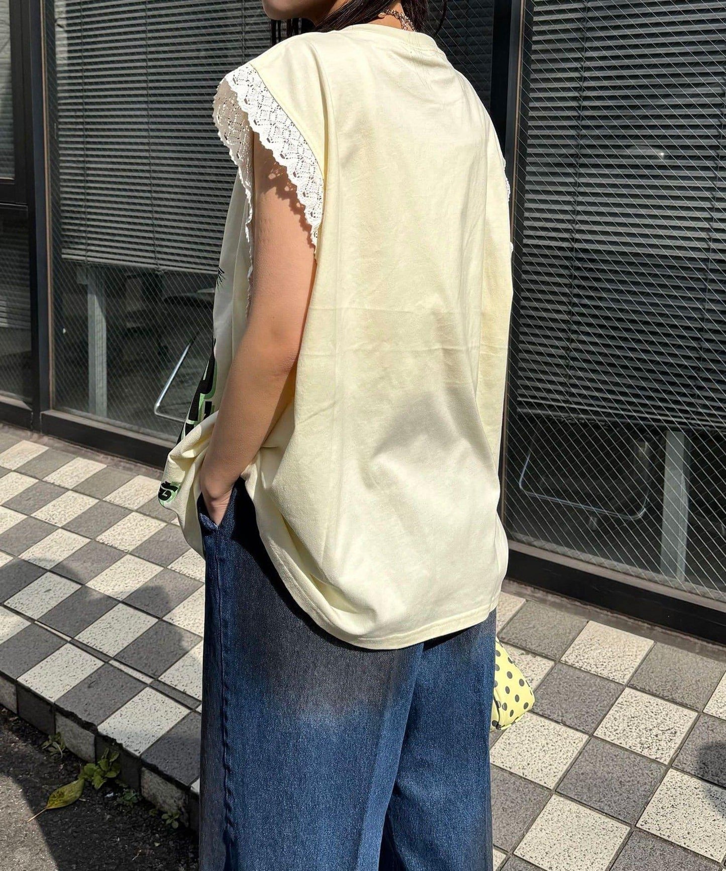 285477809
