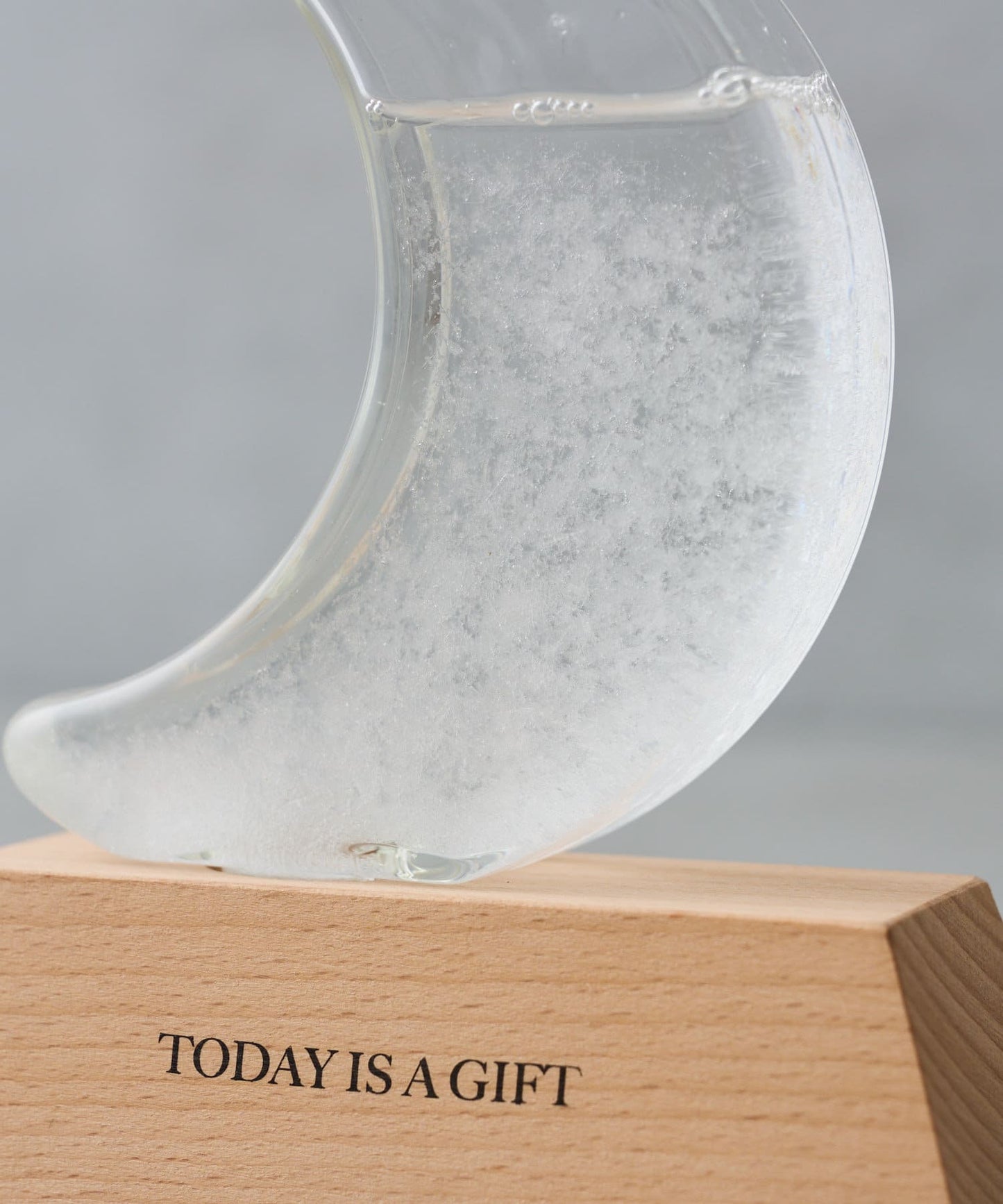 STORM GLASS CLOUD 暴風玻璃雲/月亮