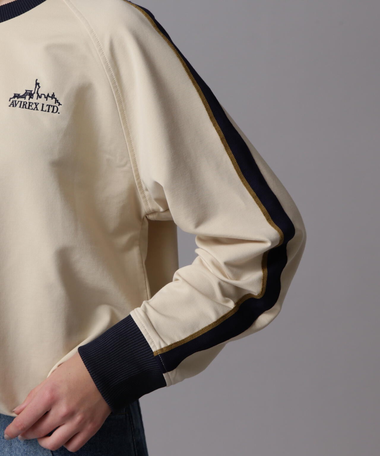 《&DEPOT限定》TRACK PULL OVER TOPS/運動風拉鍊套頭衫