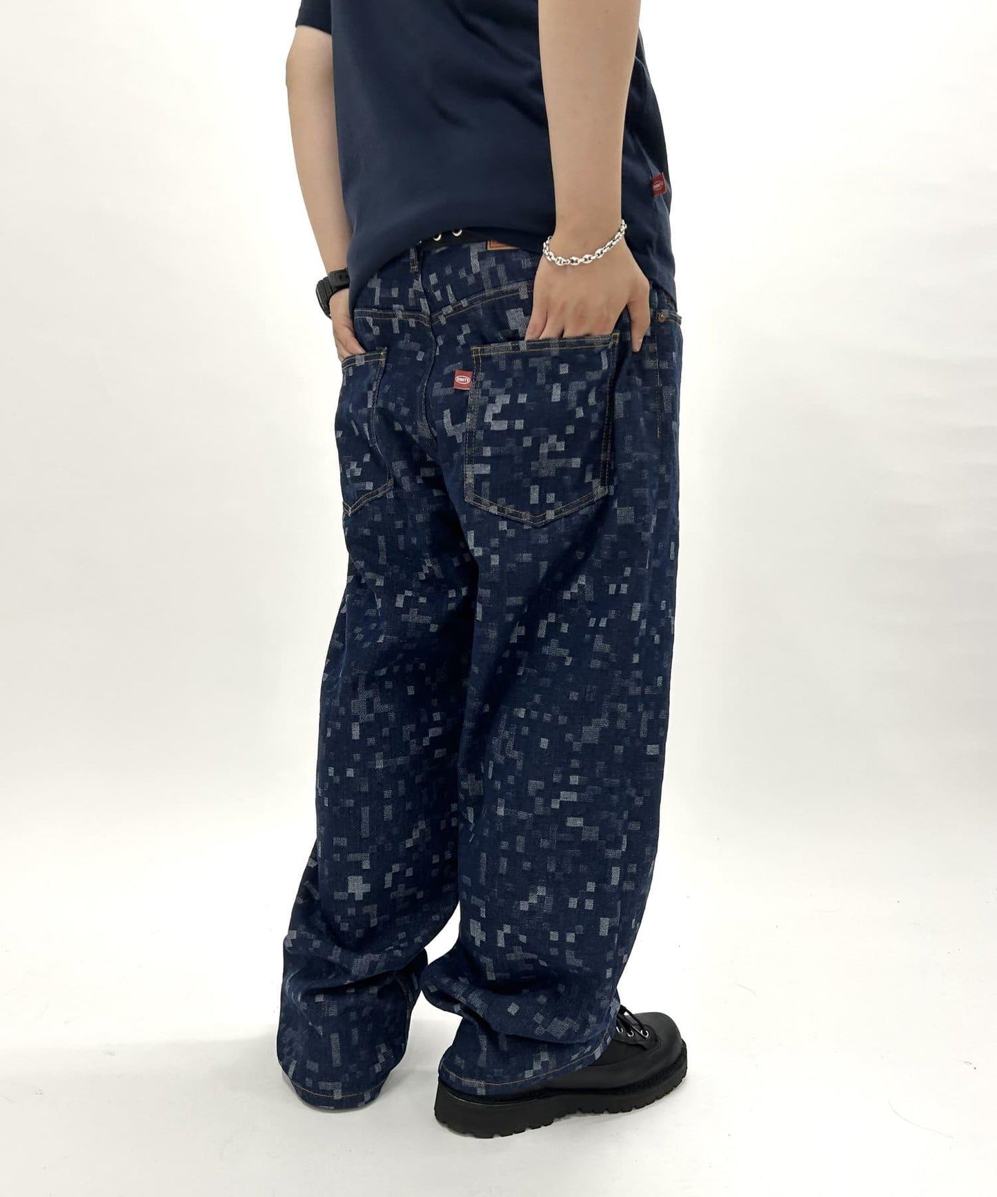【WHO'S WHO gallery】數碼提花牛仔布