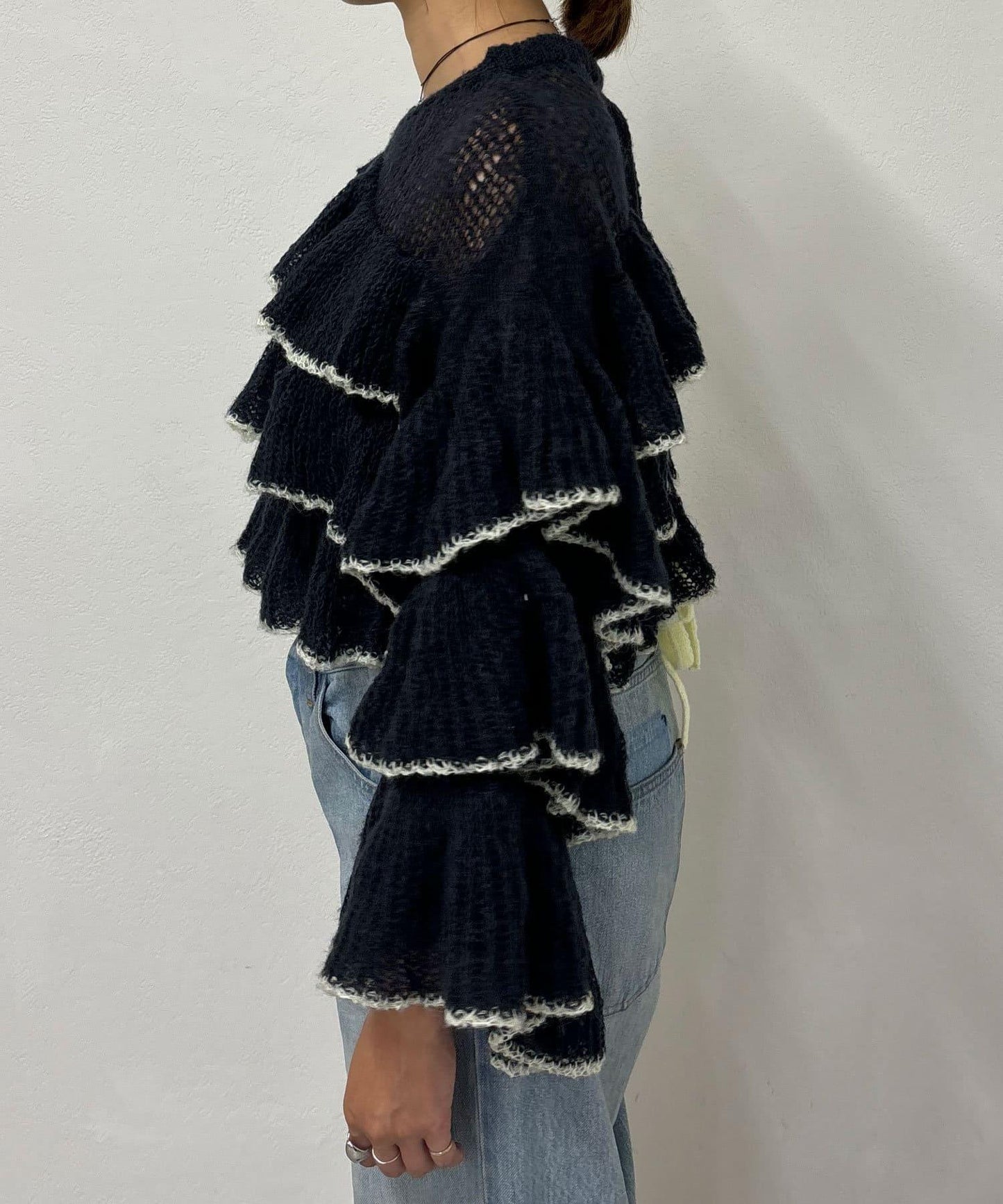 【顯色效果◎】荷葉邊針織衫