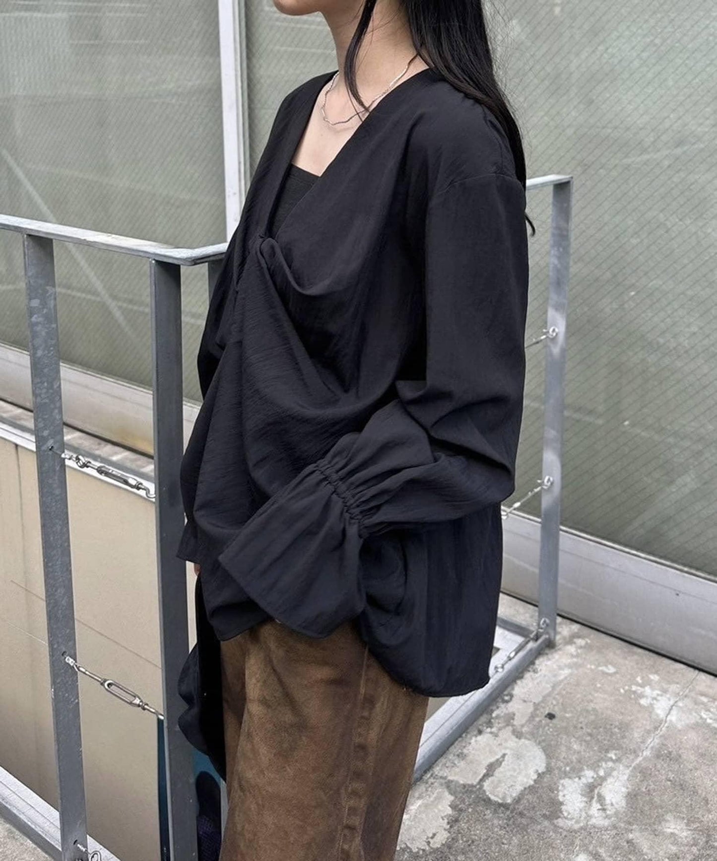 露背襯衫
