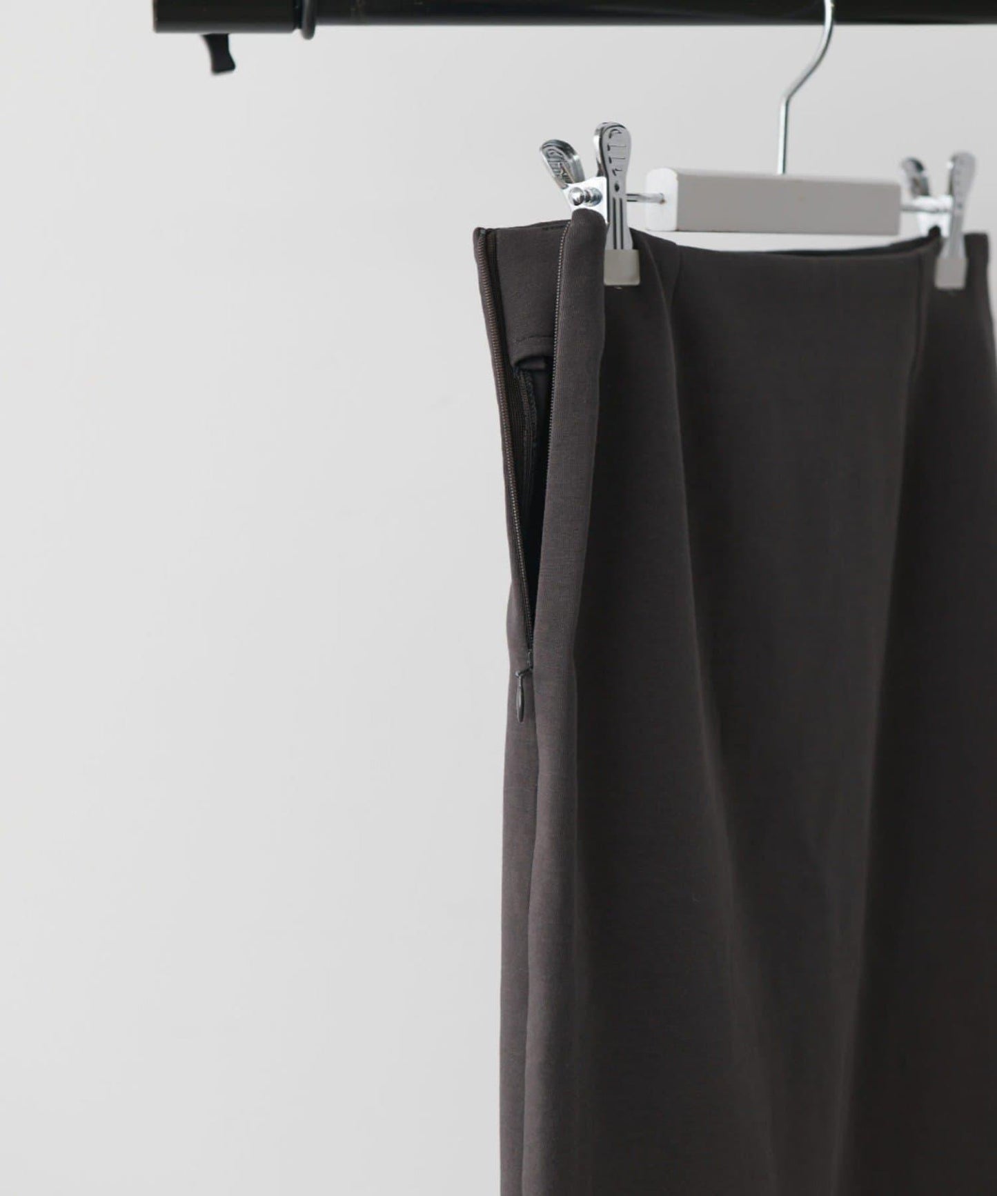 【cierio /希耶利奧】帶蕾絲的修身裙