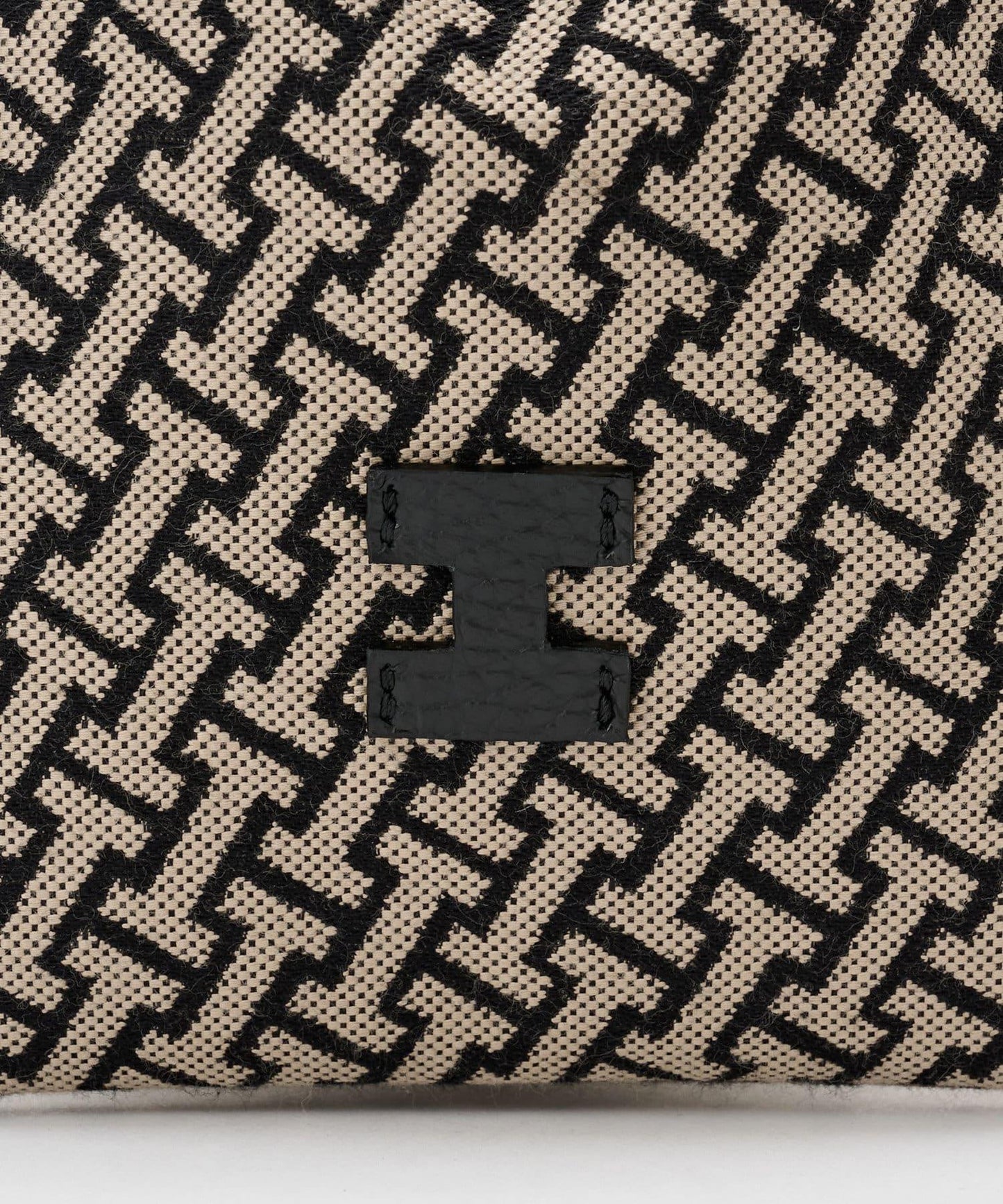 單色圖案化妝包 JACQUARD/RUGA