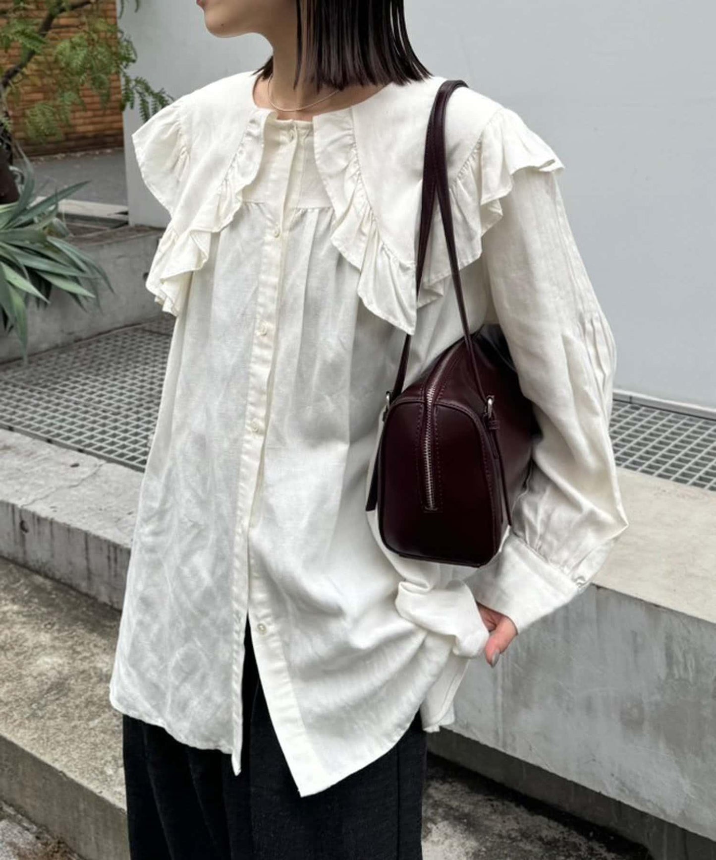 領口荷葉邊襯衫