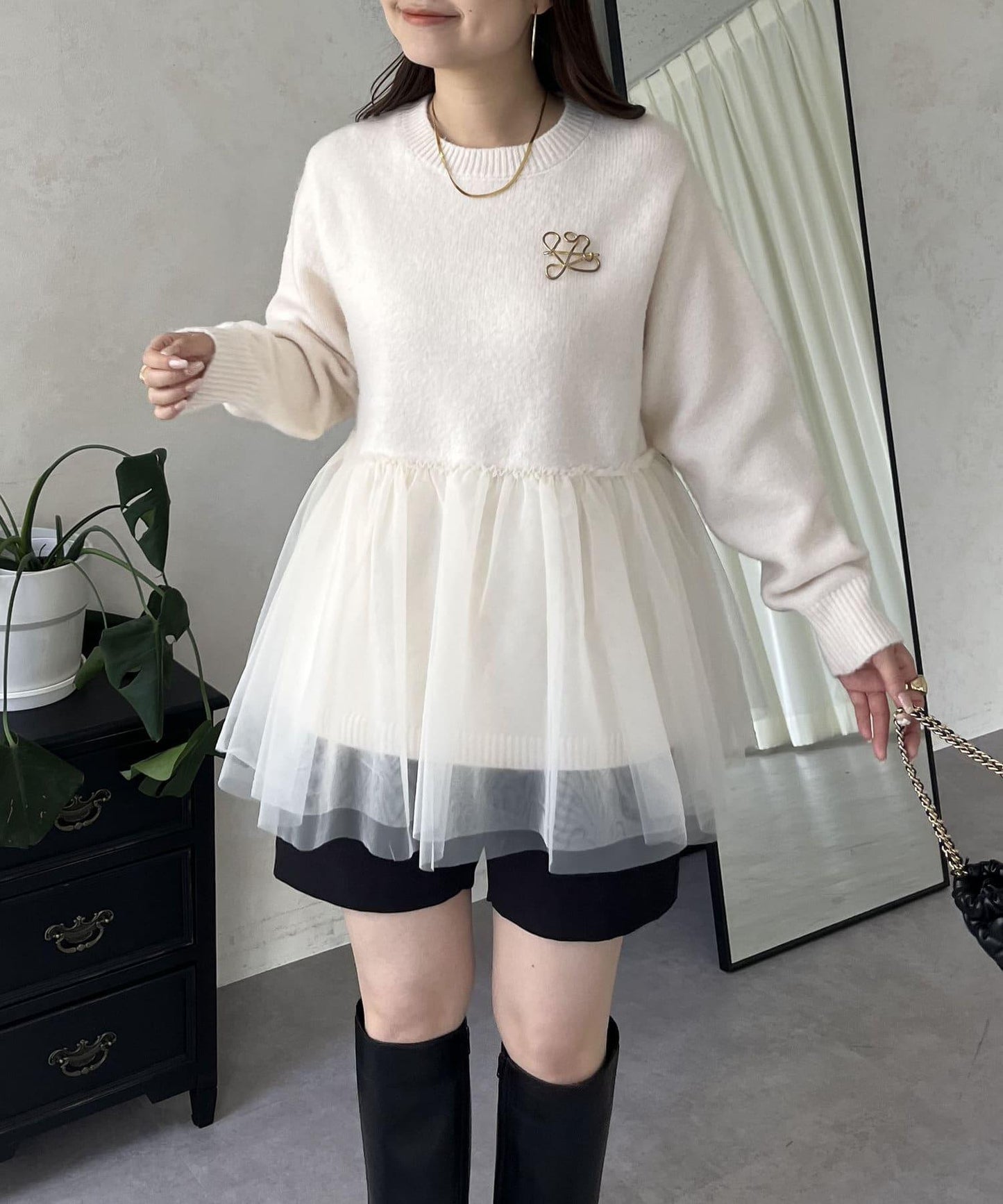 下襬蕾絲針織衫
