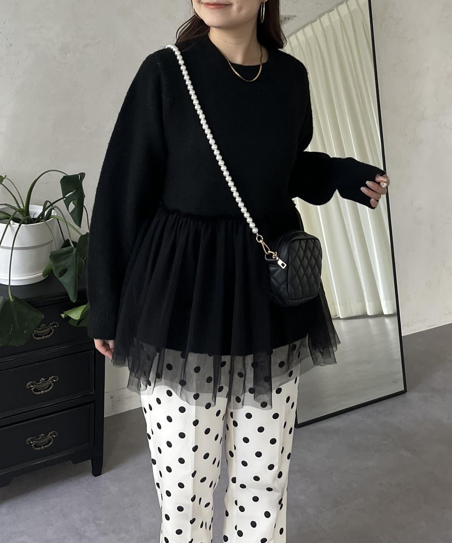 下襬蕾絲針織衫