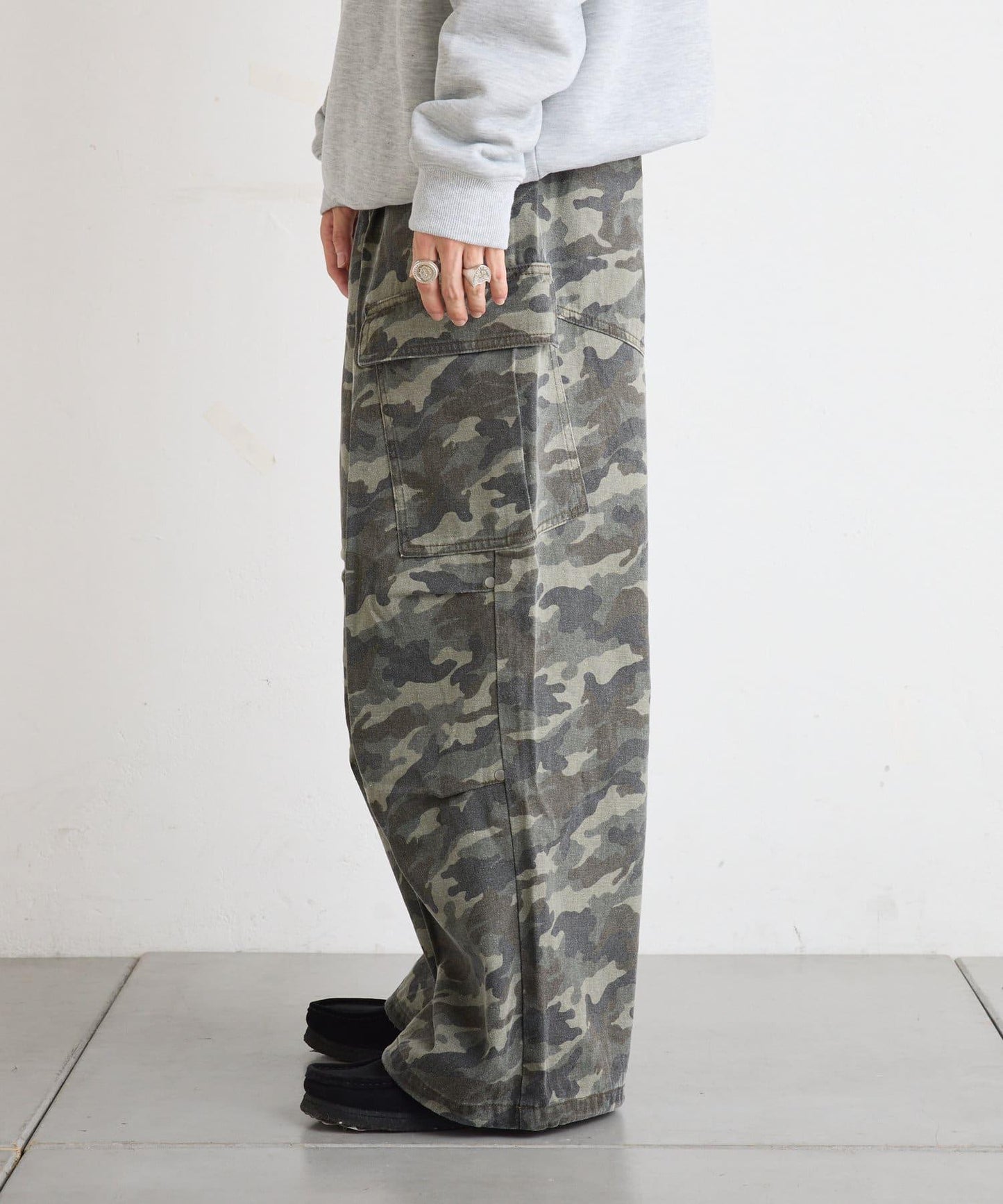 褶皺寬鬆多口袋工裝褲