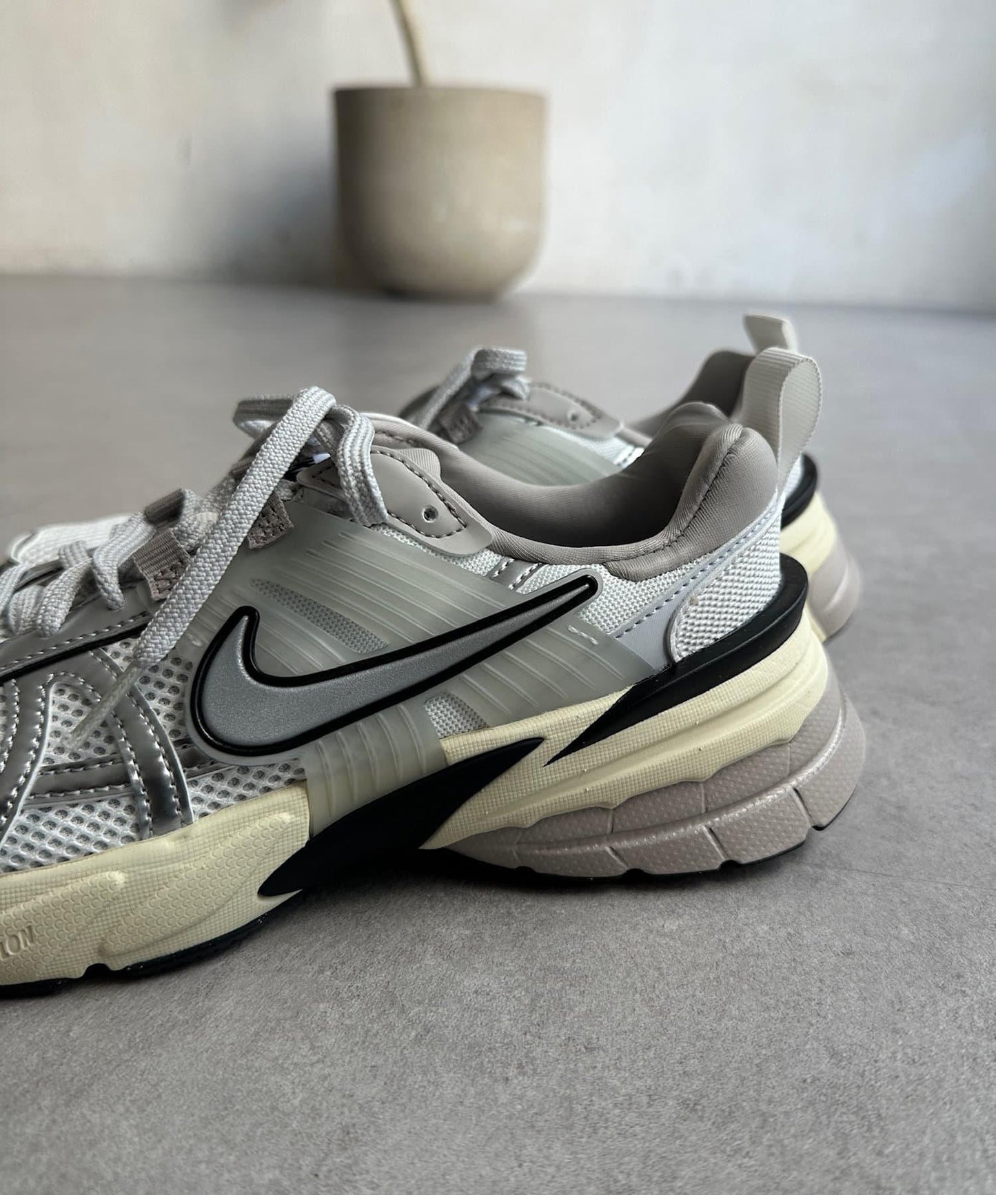 【耐克/NIKE】耐克 V2K 跑步鞋
