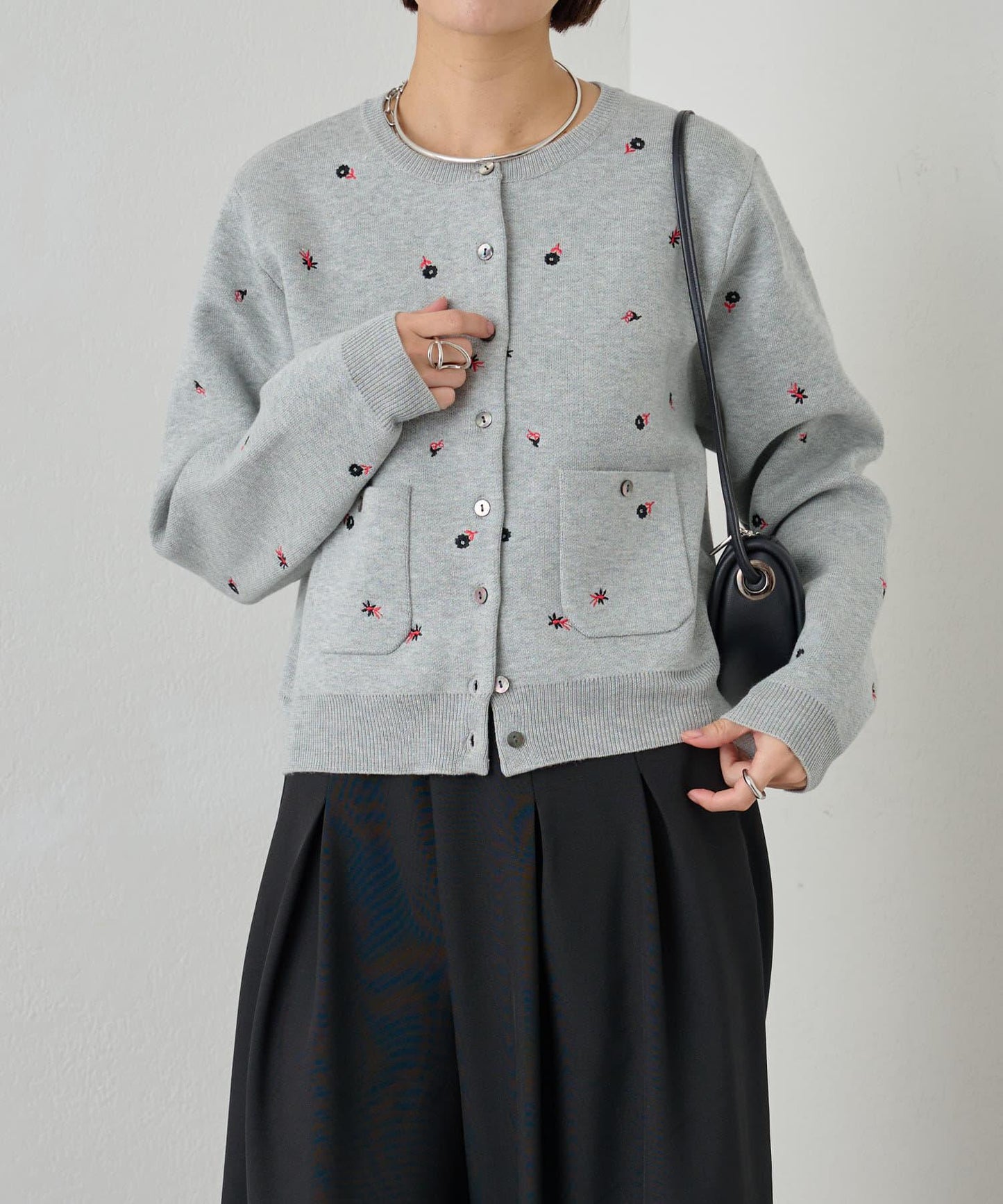 刺繡衛衣式口袋開衫