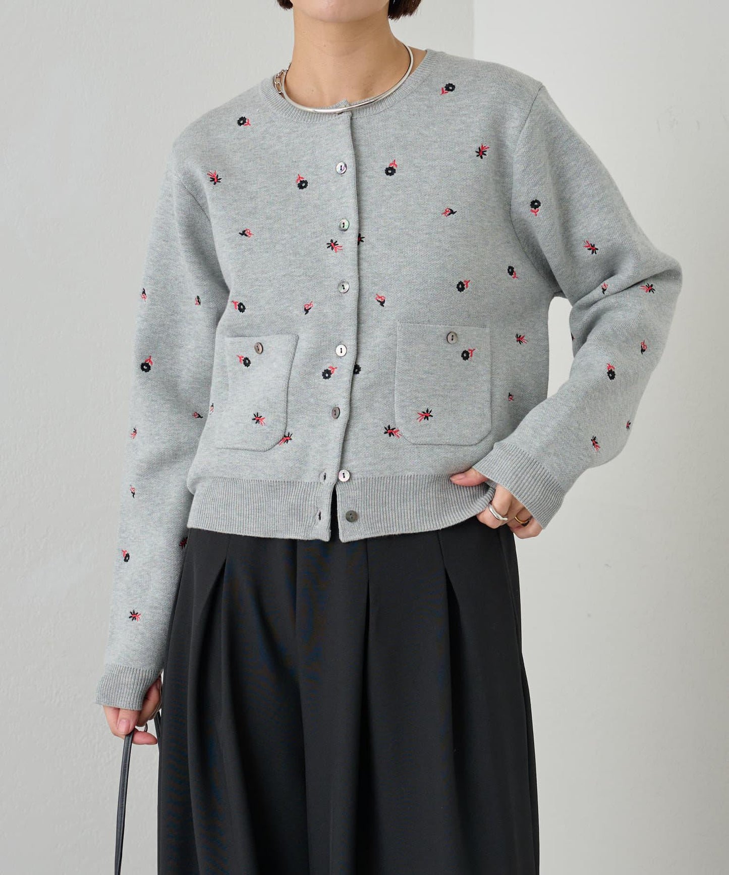 刺繡衛衣式口袋開衫