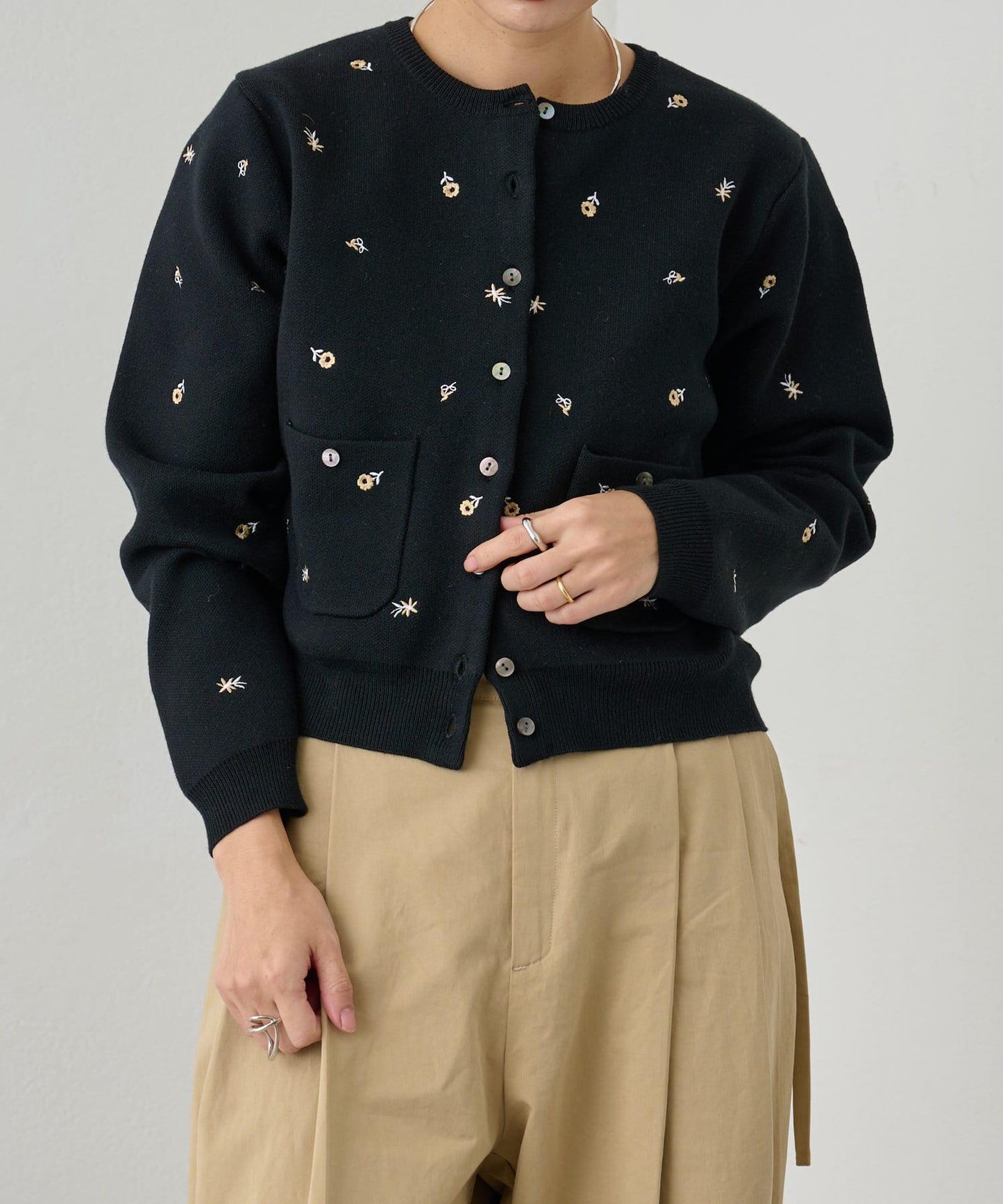 刺繡衛衣式口袋開衫