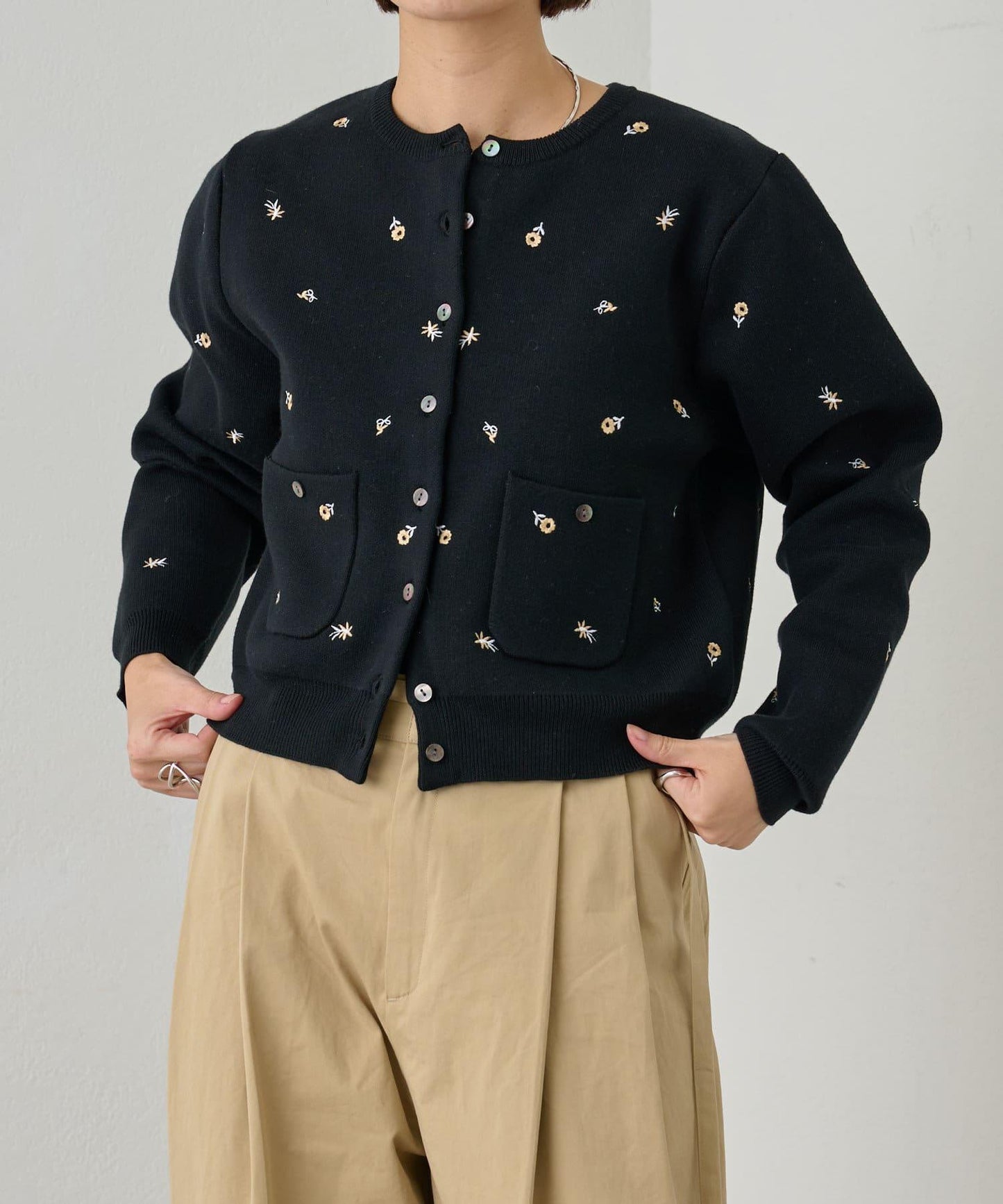 刺繡衛衣式口袋開衫
