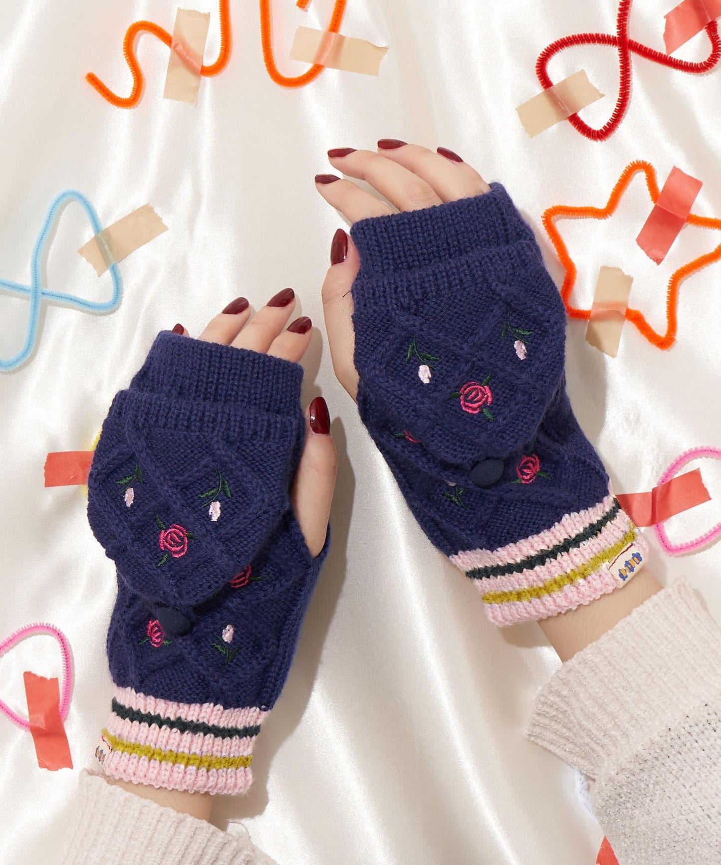 【Me+Me/我和我】花朵刺繡暖手套