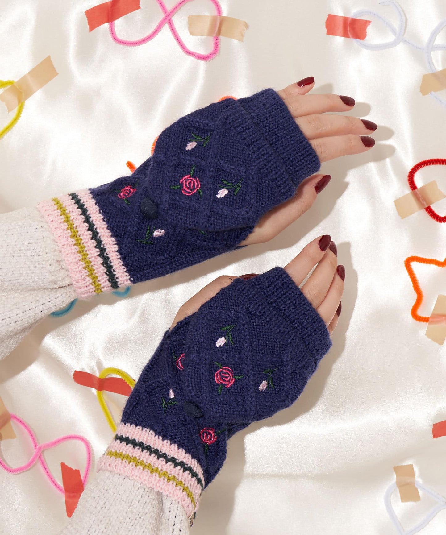 【Me+Me/我和我】花朵刺繡暖手套