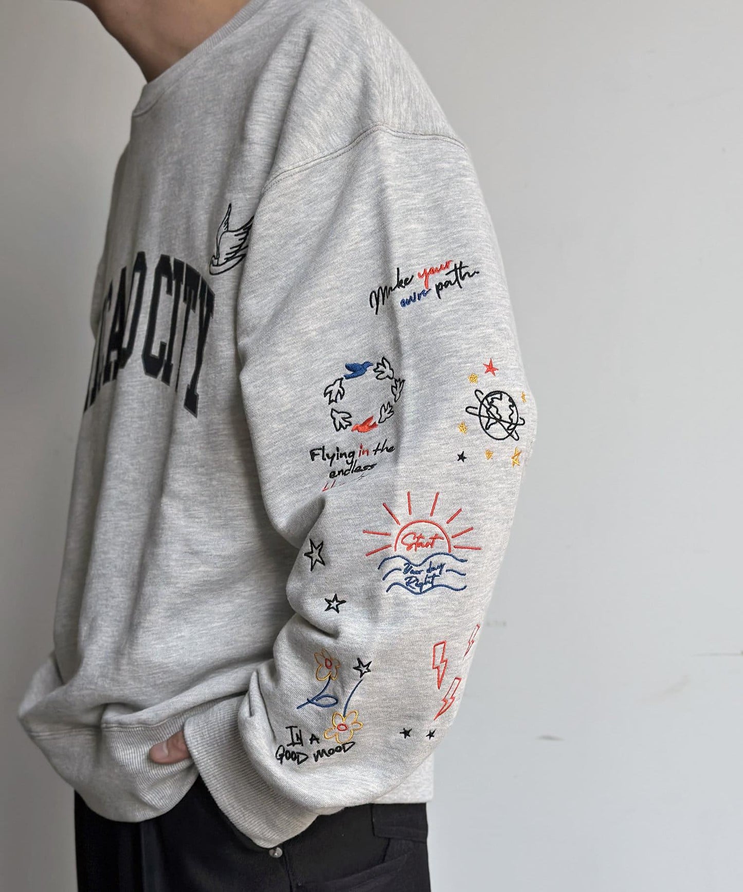 塗鴉刺繡學院Logo衛衣