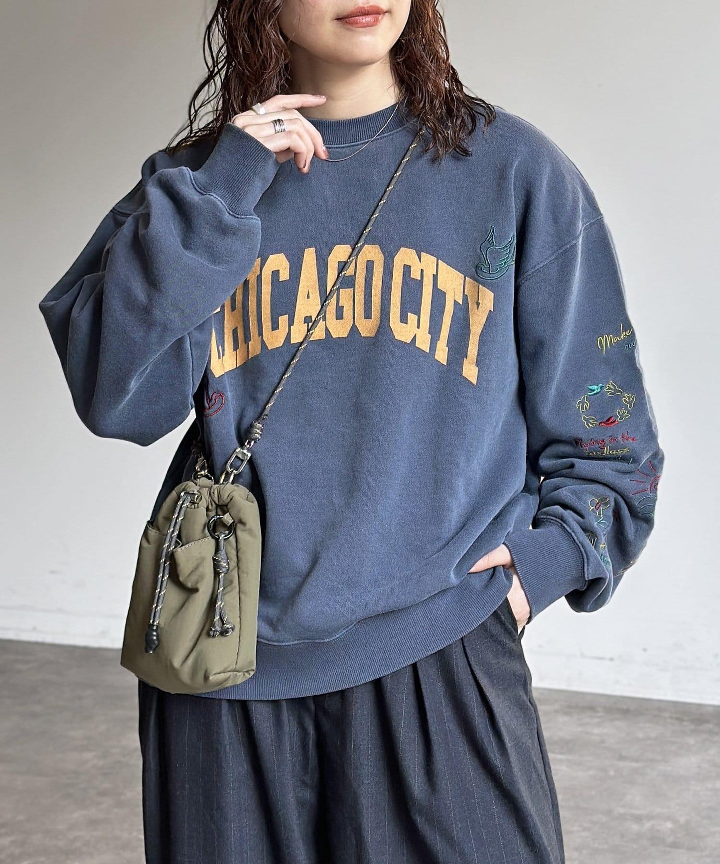 塗鴉刺繡學院Logo衛衣