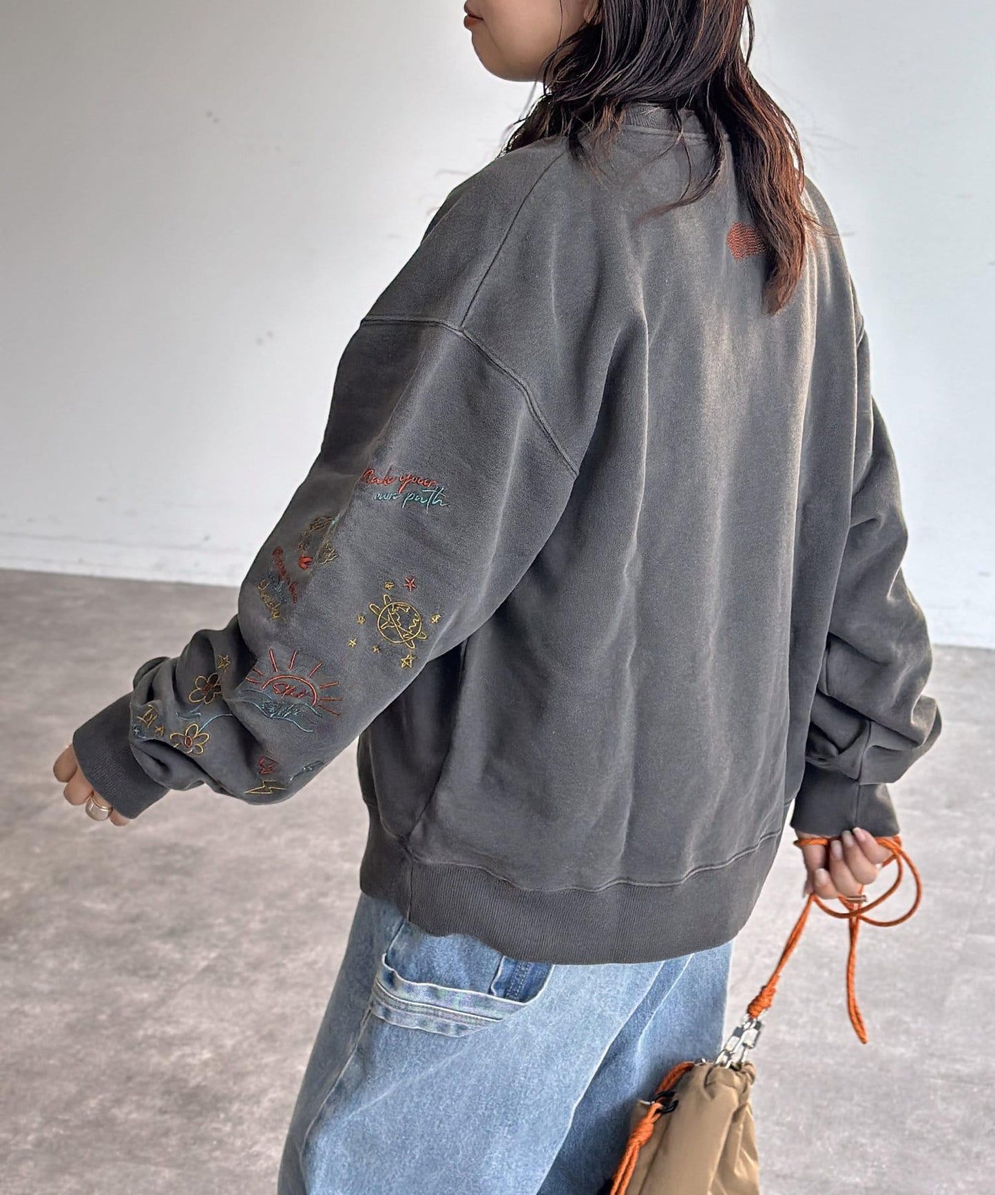 塗鴉刺繡學院Logo衛衣