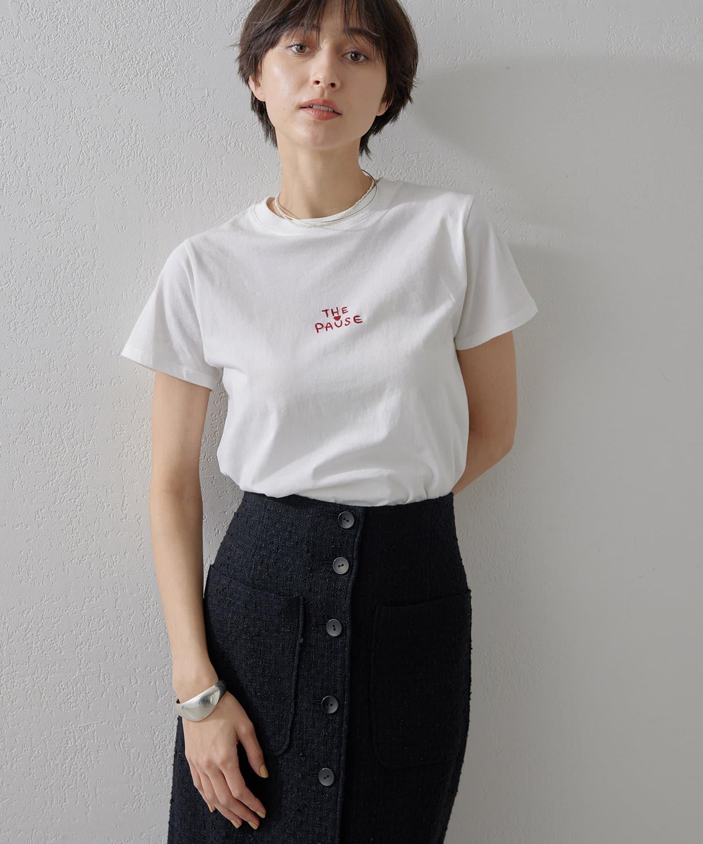 【THE PAUSE】THE PAUSE刺繡T恤