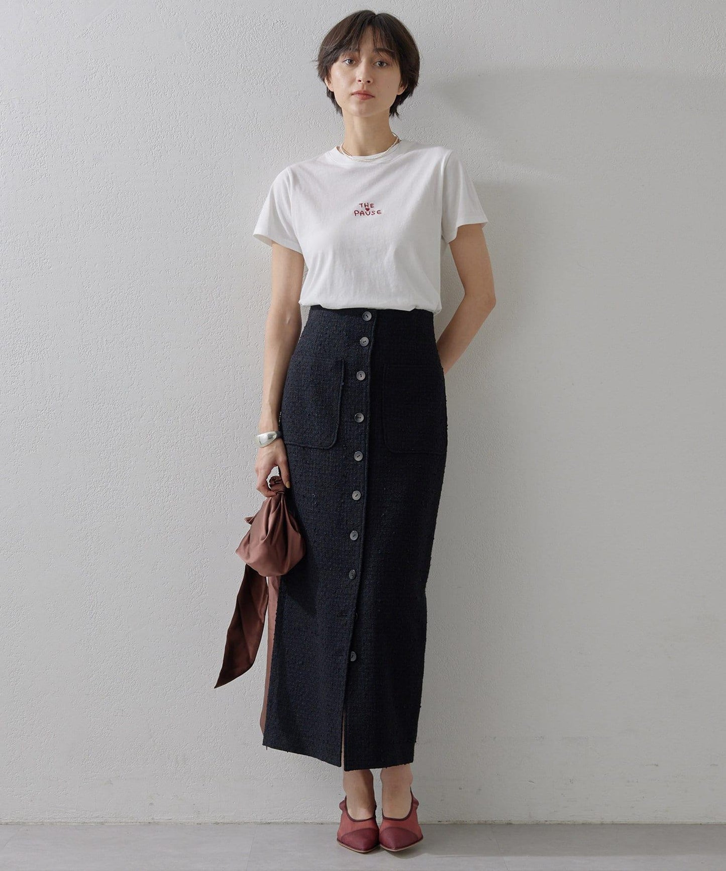 【THE PAUSE】THE PAUSE刺繡T恤