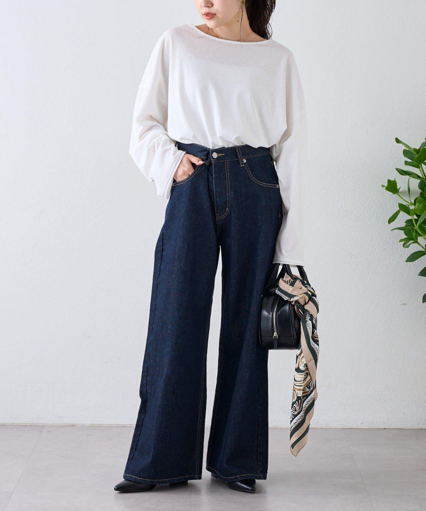 透視拼接一點刺繡oversize T 恤