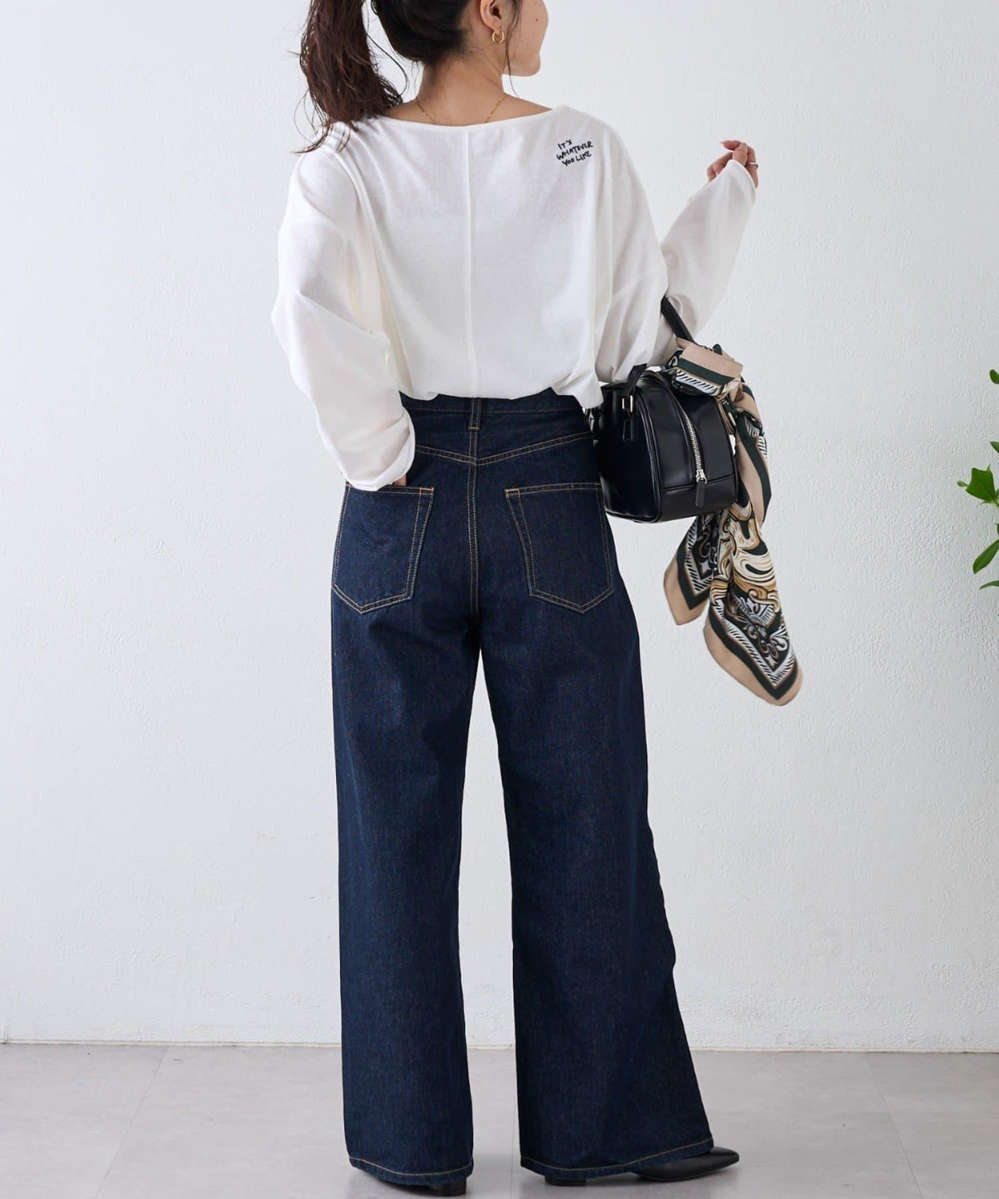 透視拼接一點刺繡oversize T 恤