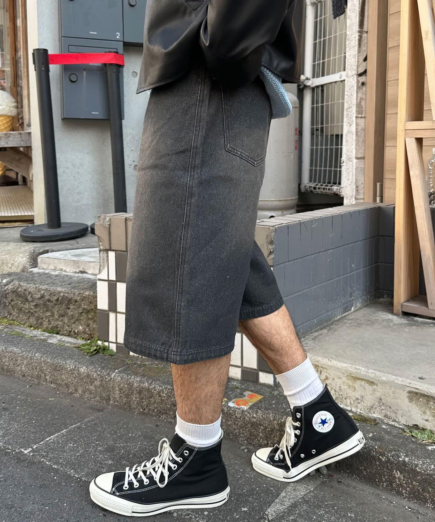 超藍色爆破沙灘褲