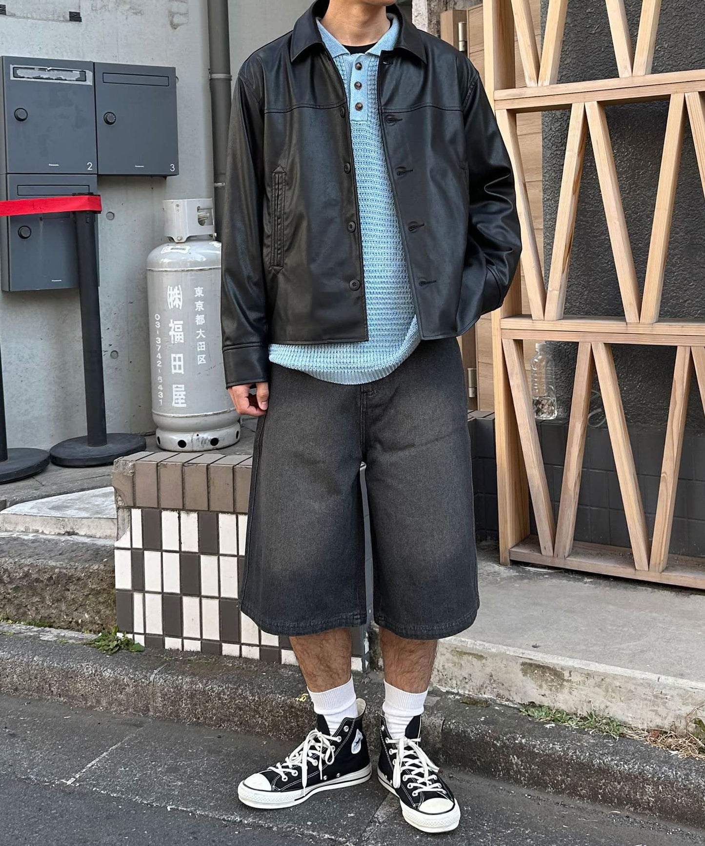 超藍色爆破沙灘褲