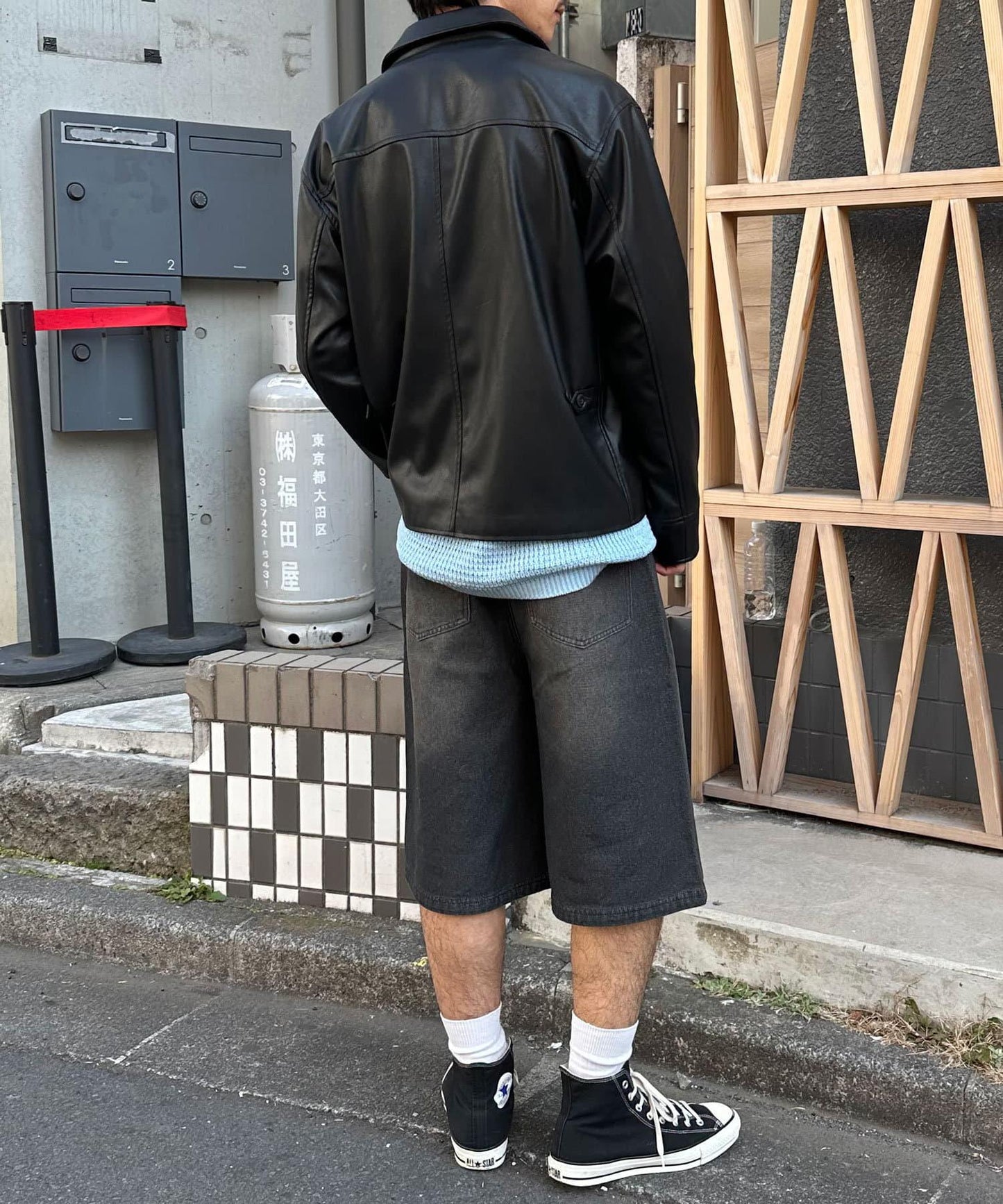 超藍色爆破沙灘褲