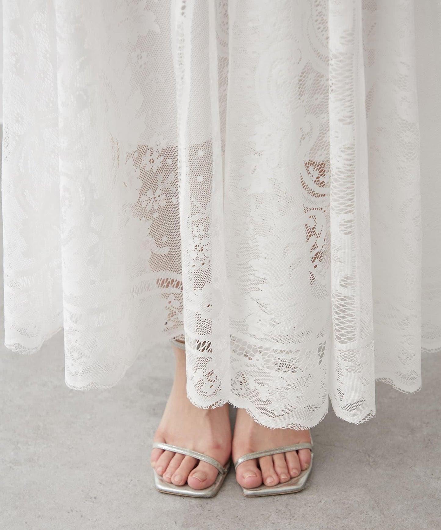 《春季流行關鍵詞“lace”》蕾絲拼接飄逸裙