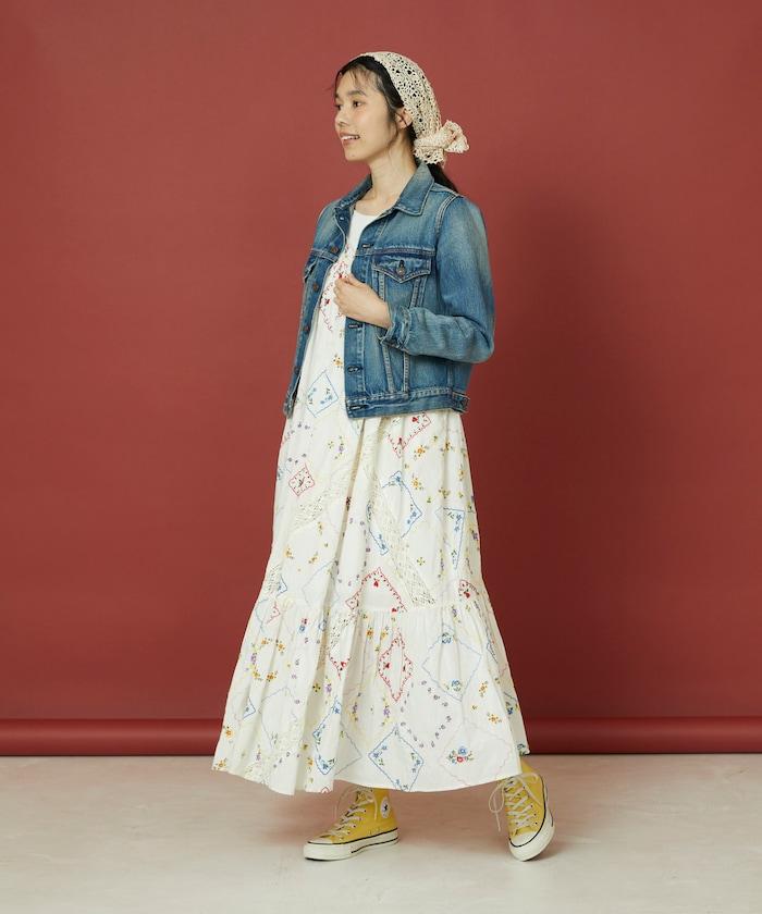 花朵刺繡吊帶連衣裙