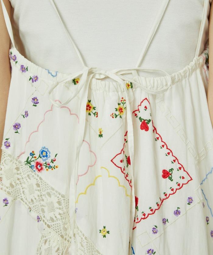花朵刺繡吊帶連衣裙