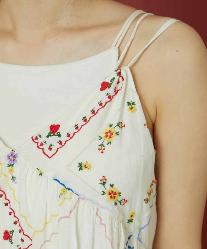 花朵刺繡吊帶連衣裙