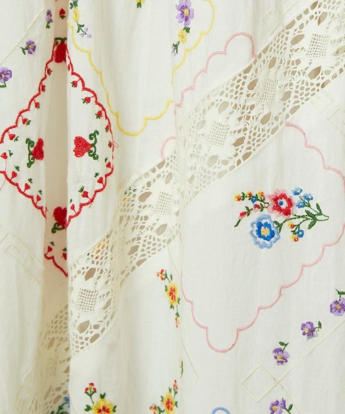 花朵刺繡吊帶連衣裙