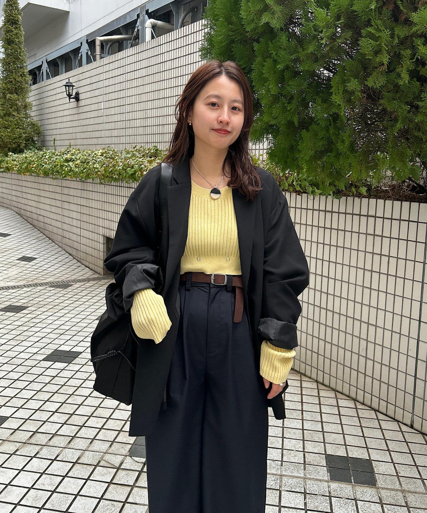 帶腰帶的西褲褲子