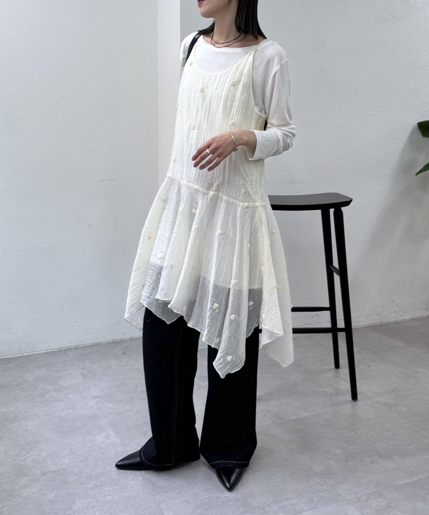 刺繡吊帶長款上衣