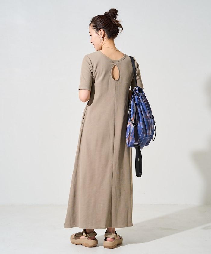 帶杯保暖半喇叭裙連衣裙