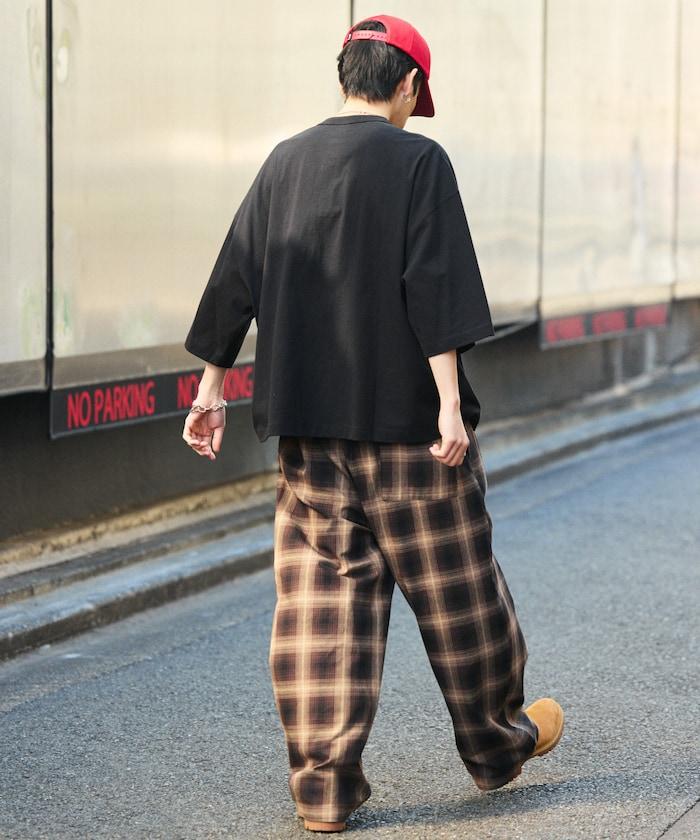 寬鬆剪裁 一點刺繡 圓領T恤/寬鬆剪裁