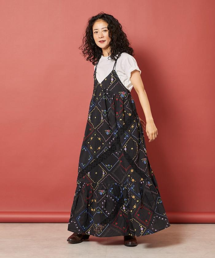 花朵刺繡吊帶連衣裙