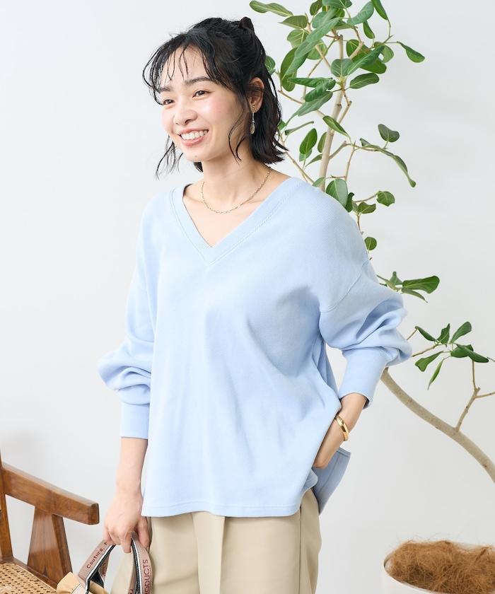 軍綠色V領短袖T恤