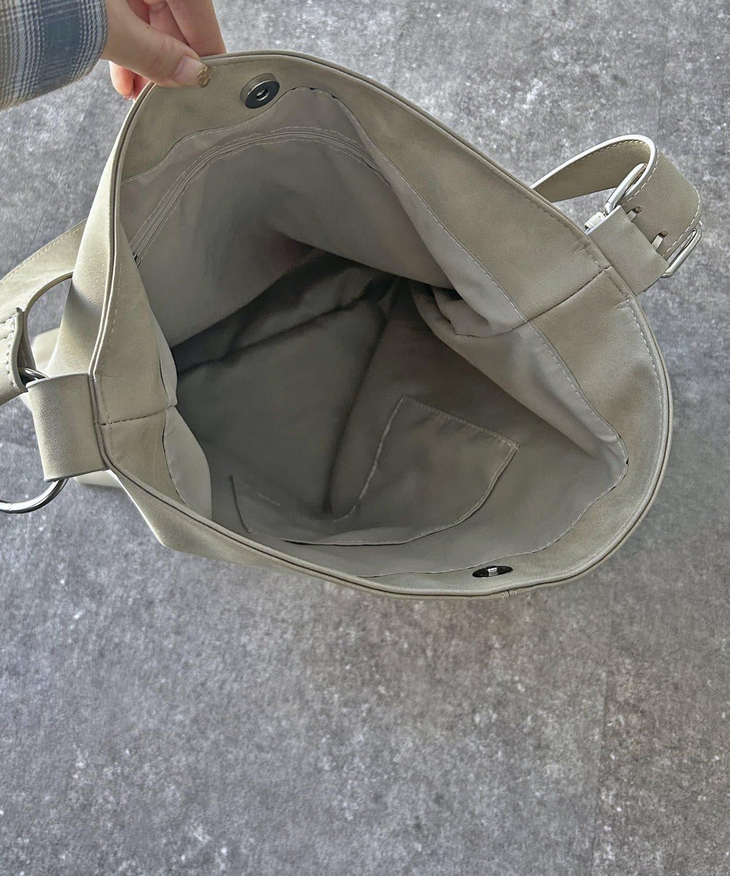 仿麂皮肩揹包