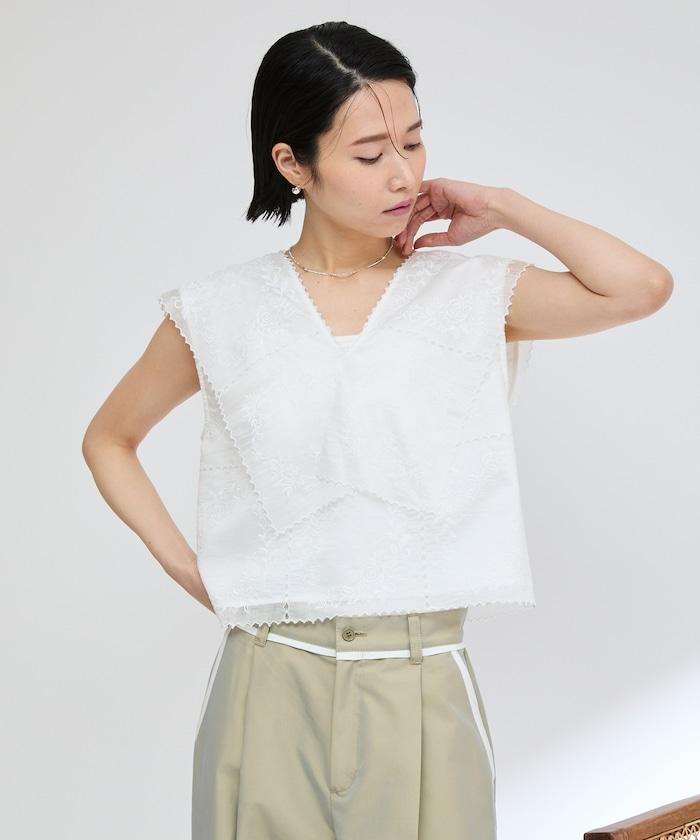 方形刺繡V領襯衫