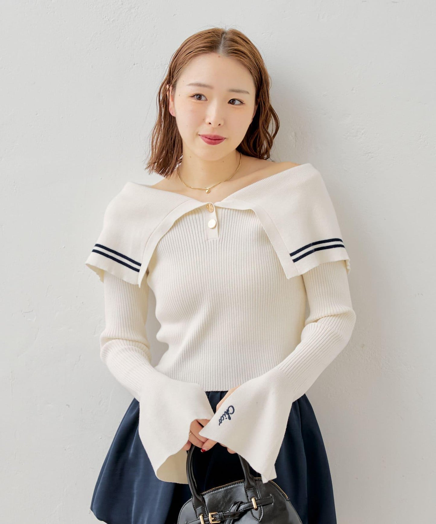 大領口彩色針織衫