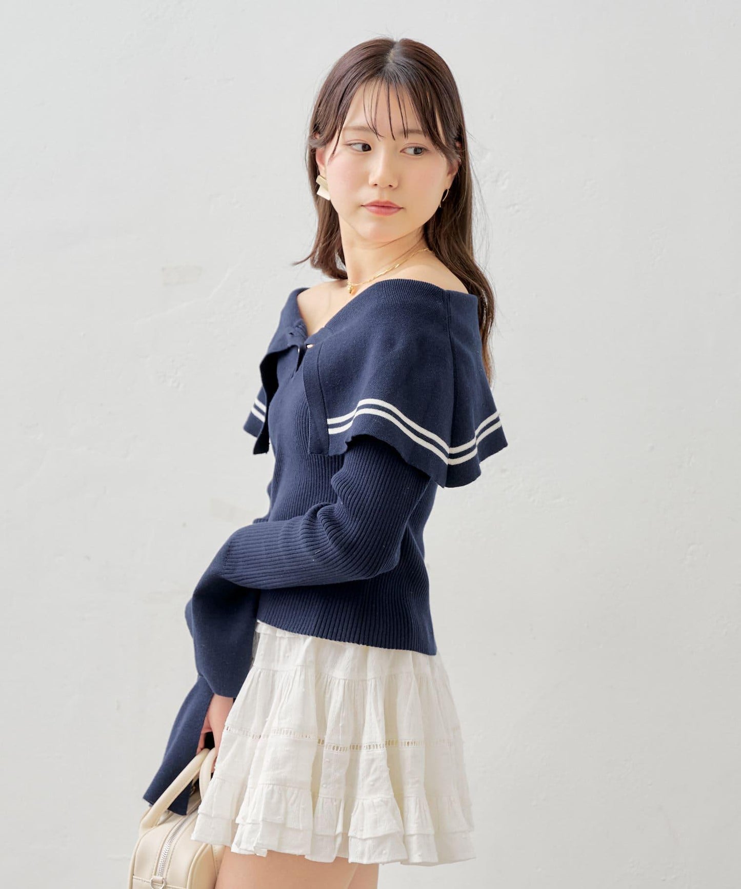 大領口彩色針織衫