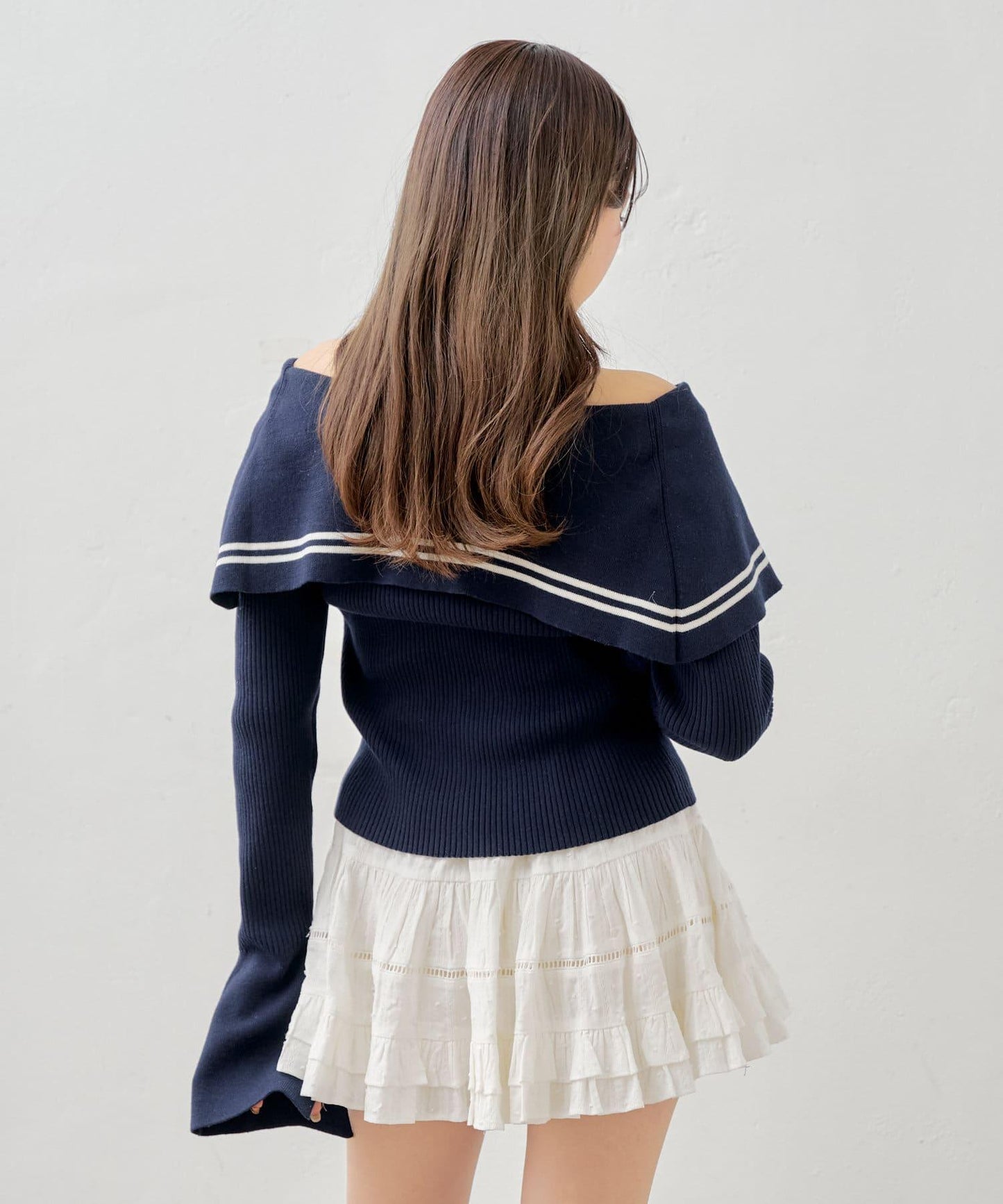 大領口彩色針織衫
