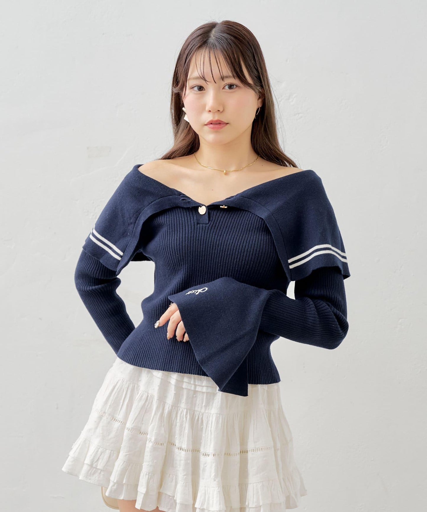 大領口彩色針織衫