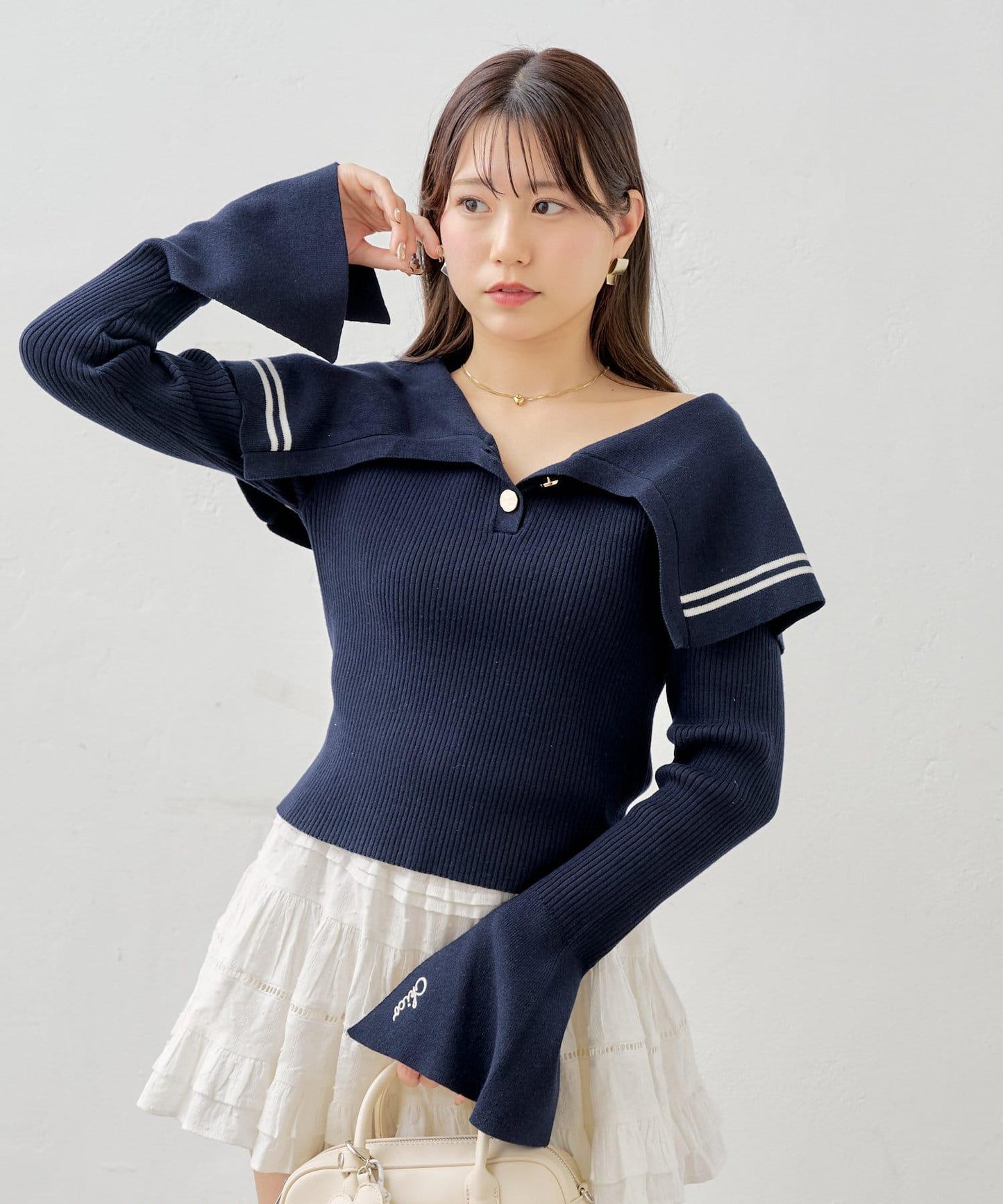 大領口彩色針織衫