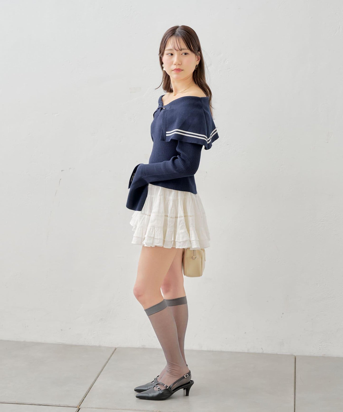 大領口彩色針織衫