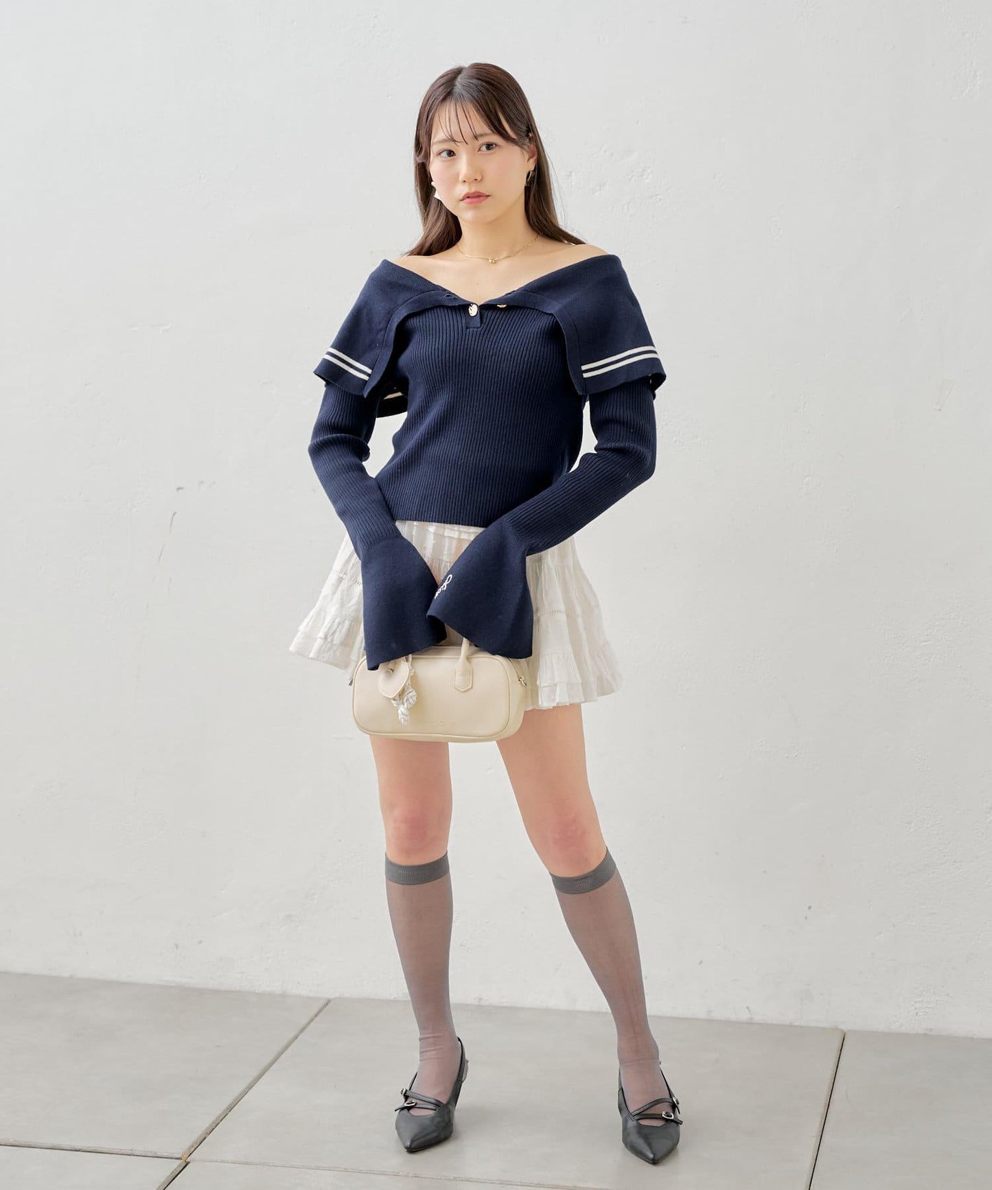 大領口彩色針織衫