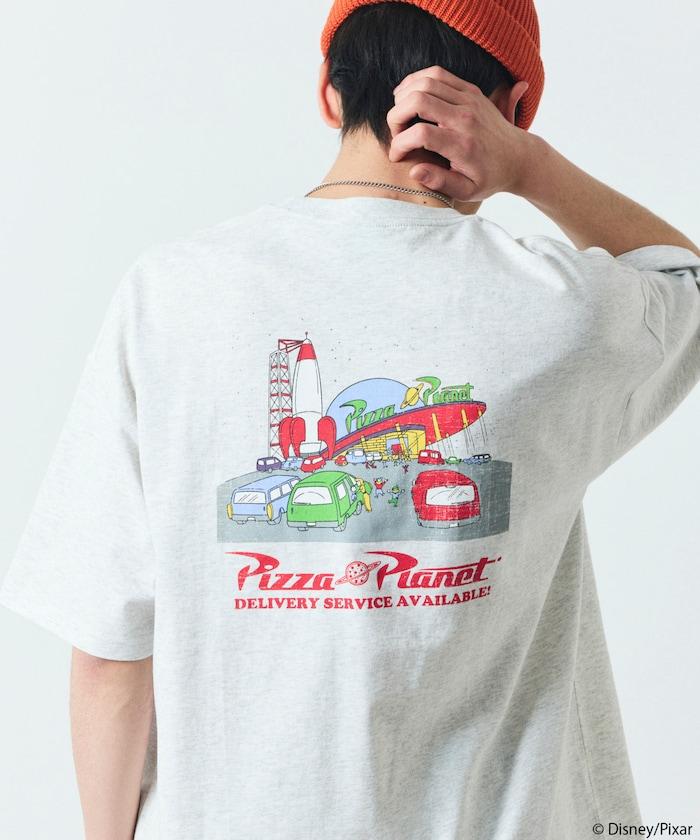 TOY STORY/玩具總動員 聯名 大尺寸 背面印花 圓領T恤/Pizza Planet
